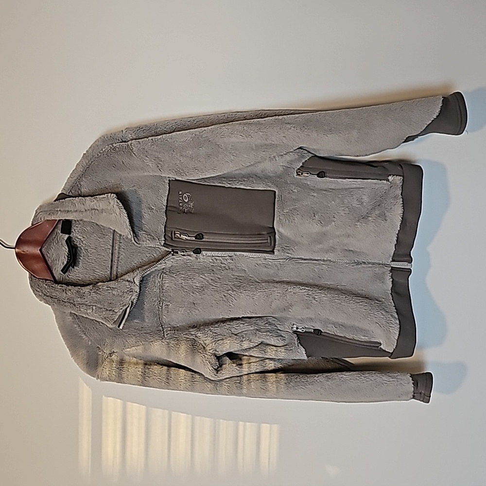 Mountain Hardware Fleece zip-up